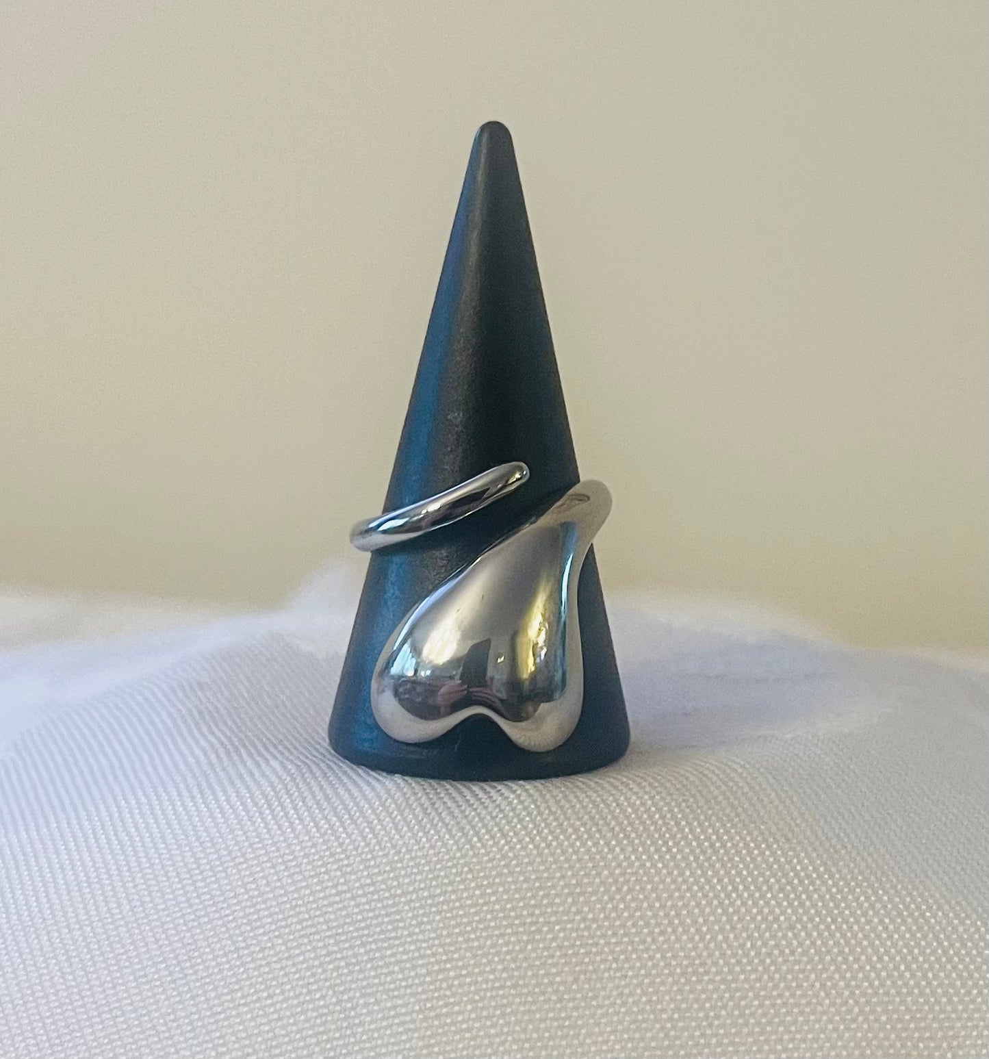 Twisted heart silver