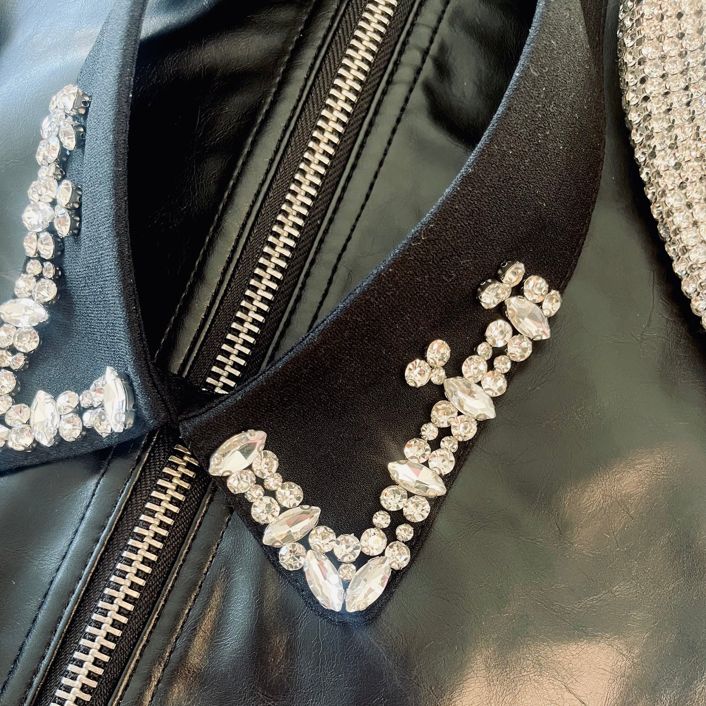 Black rhinestone collar
