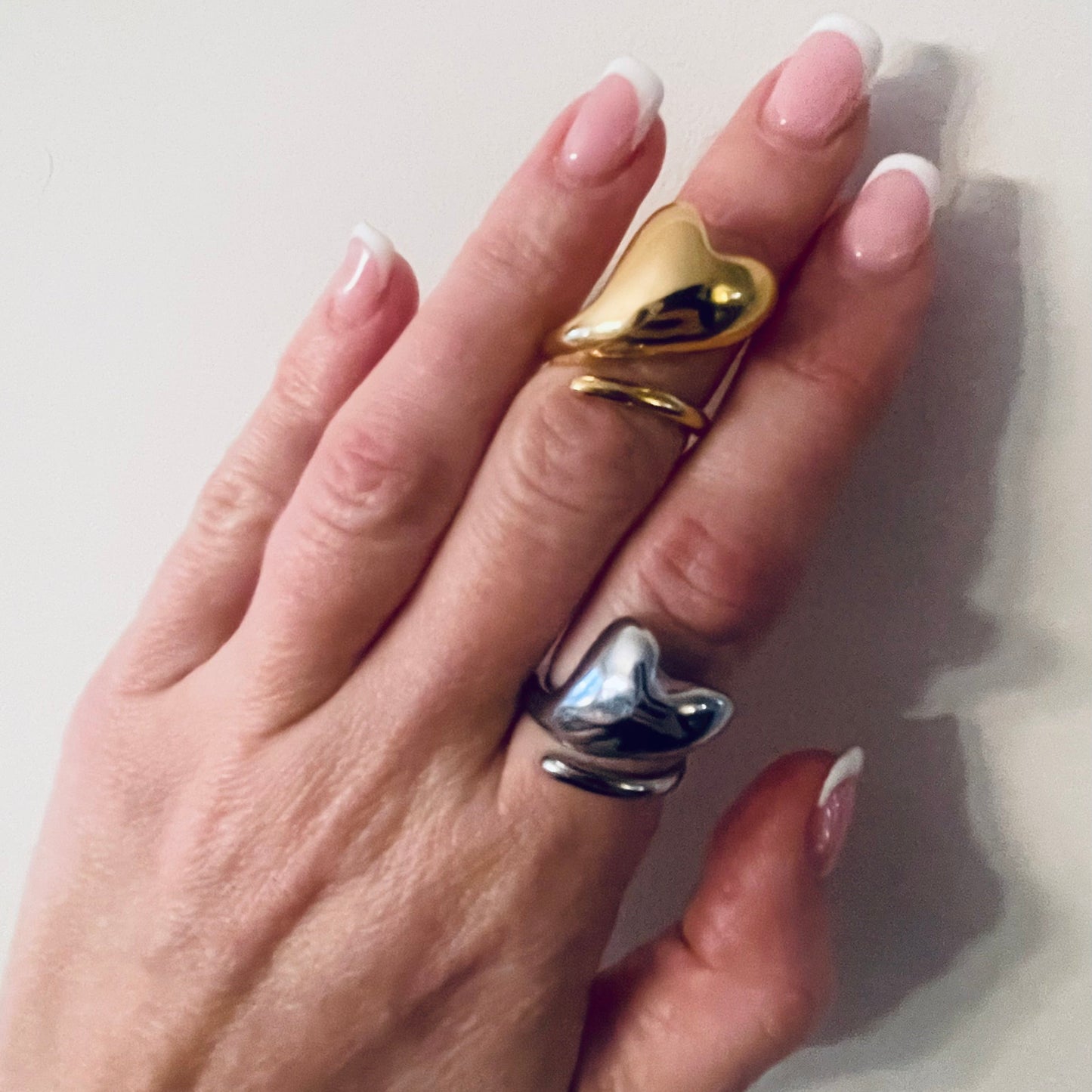 Twisted heart gold