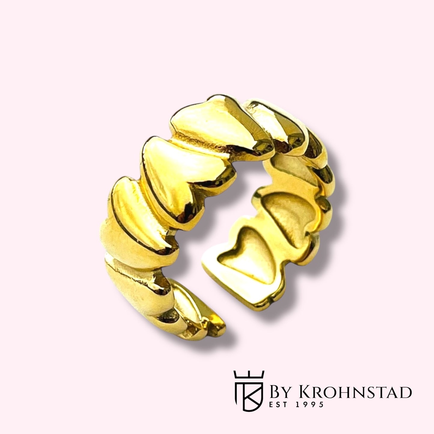 The Amalfi ring gold