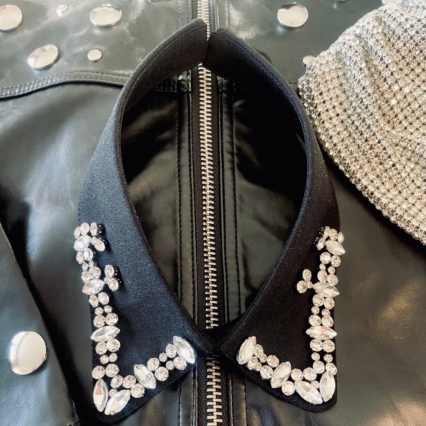 Black rhinestone collar