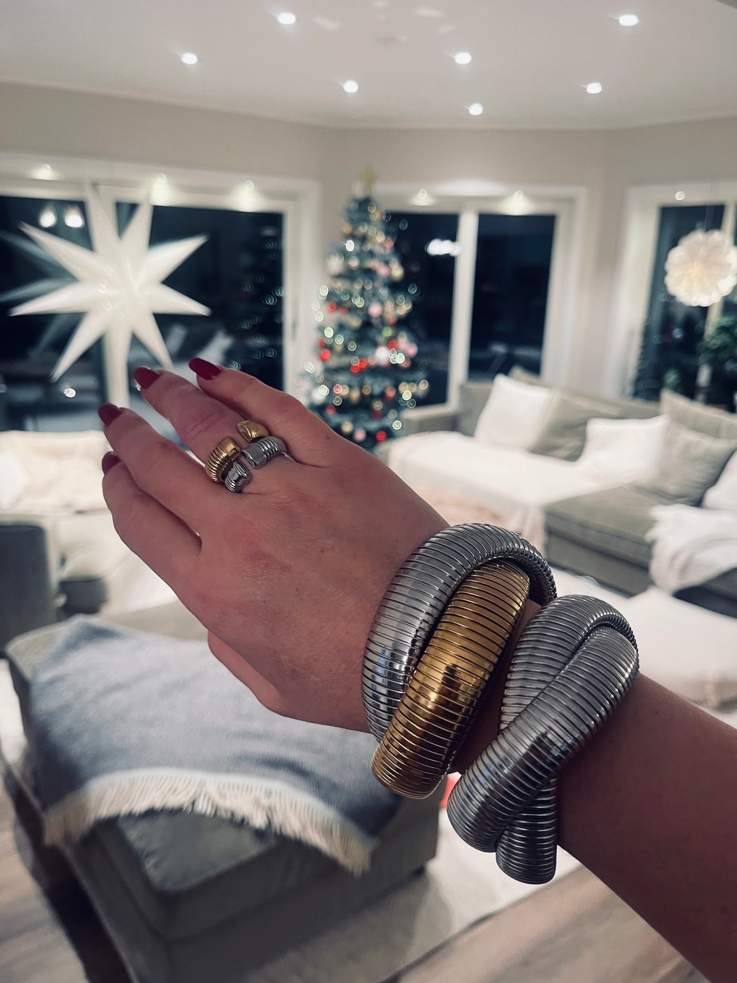 Double elastic bangle
