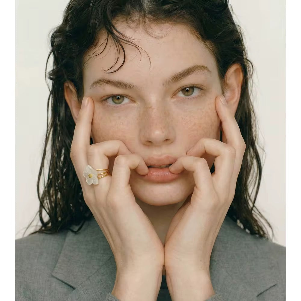 Shell flower ring