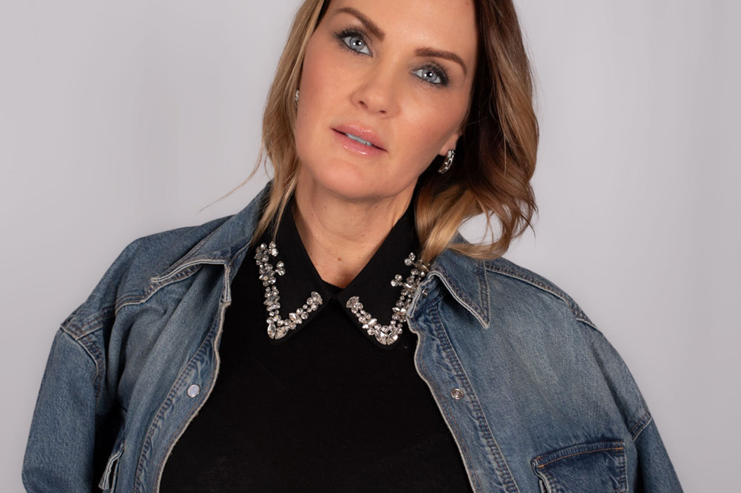 Black rhinestone collar