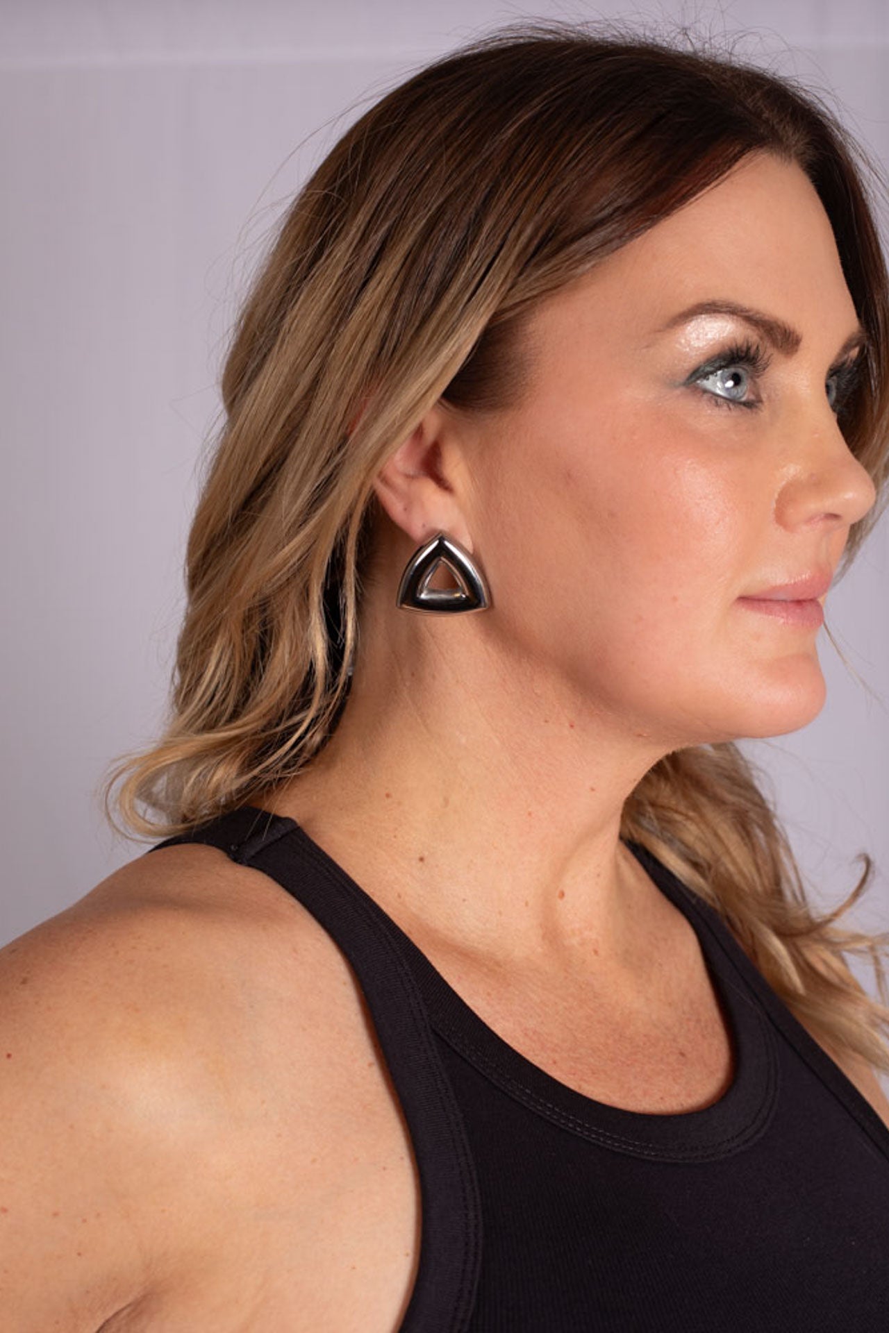 Triangle stud