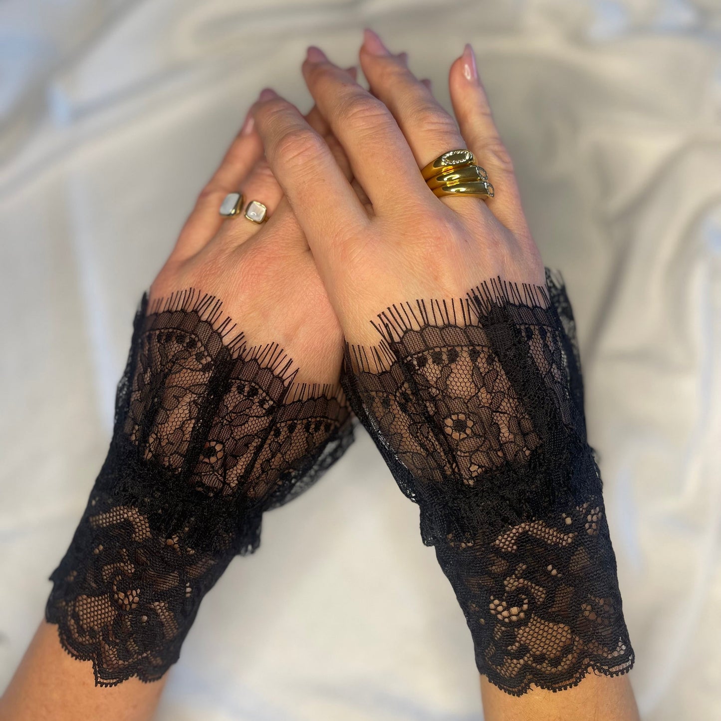 Lace wrist cuff