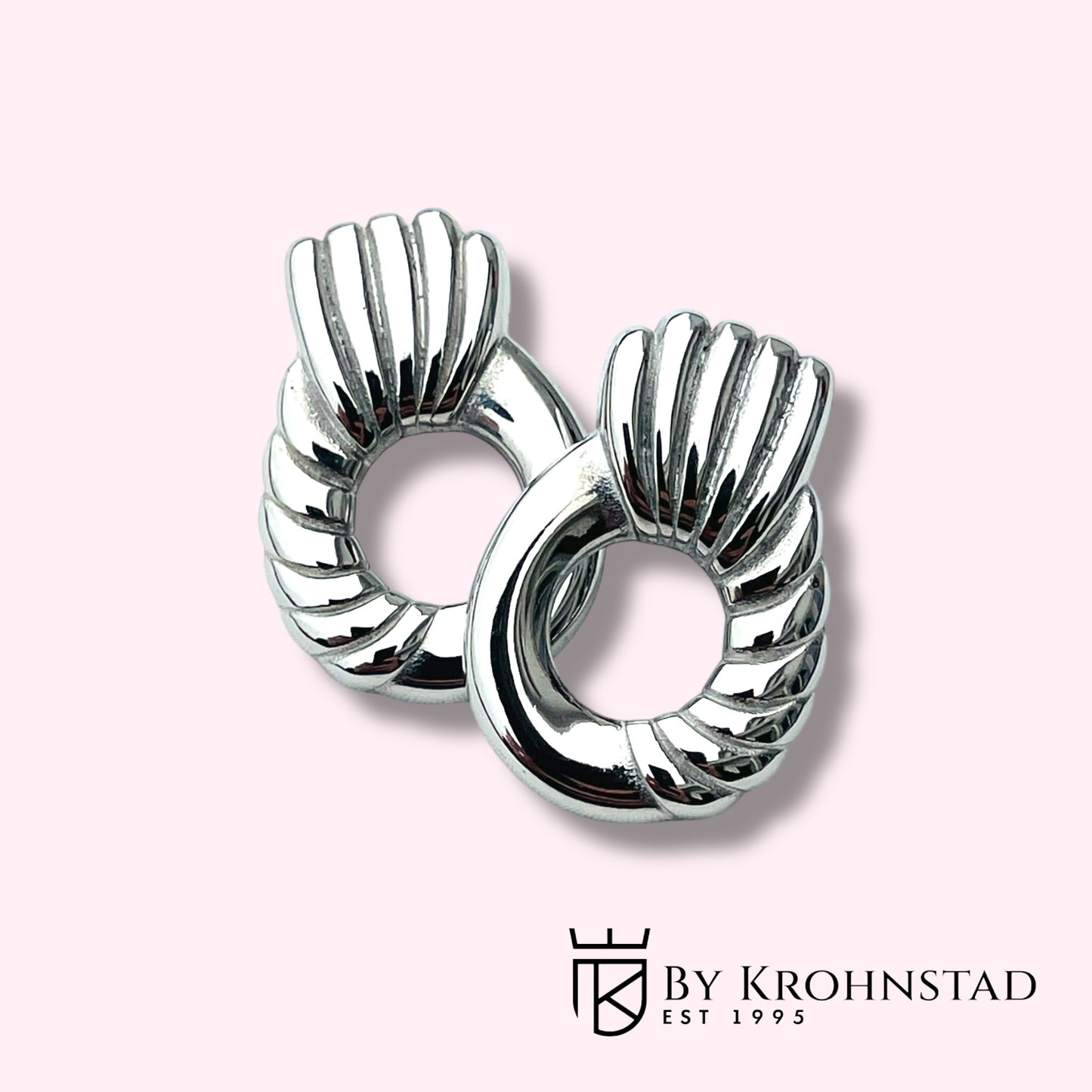 Silver pineapple stud