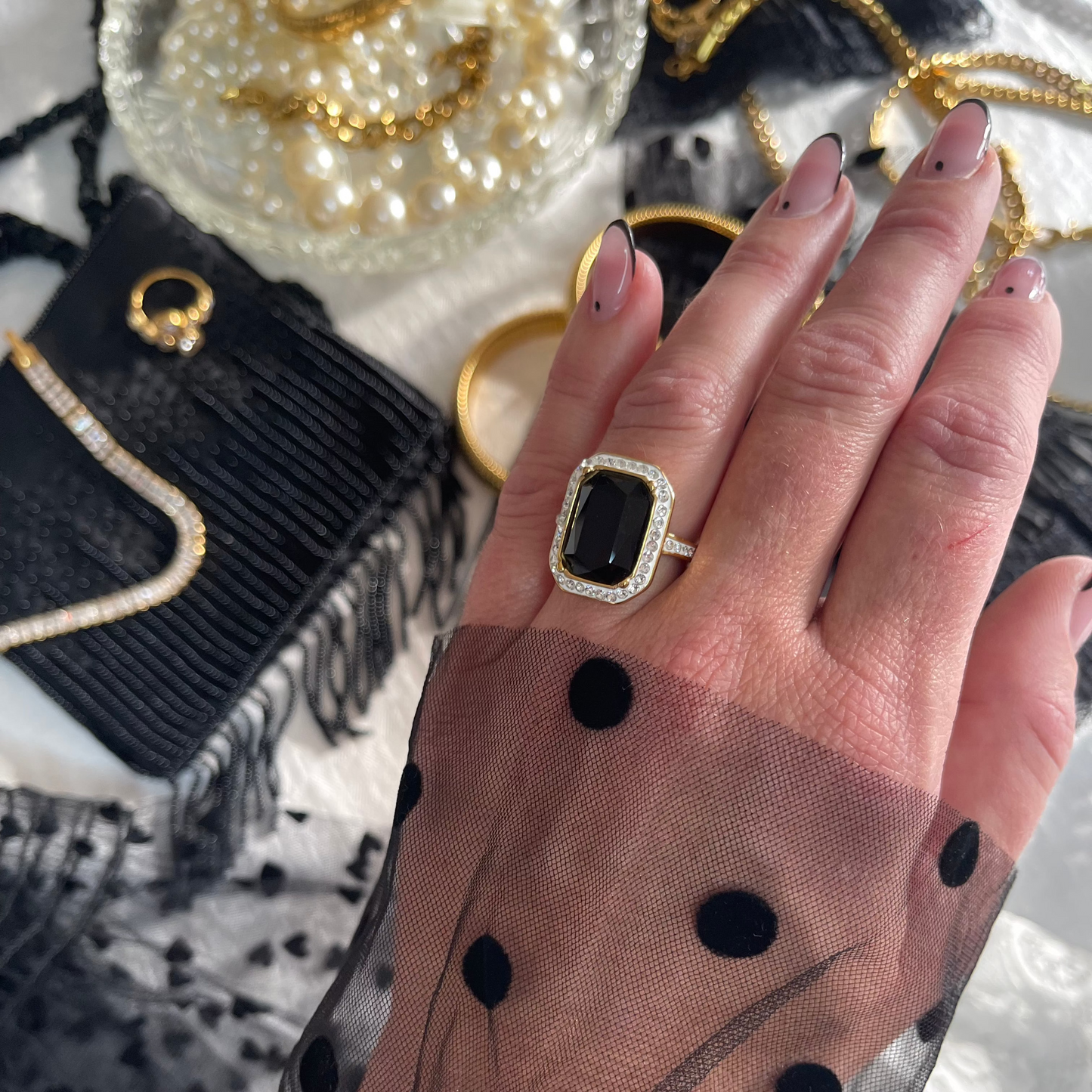 Diana cocktail ring black