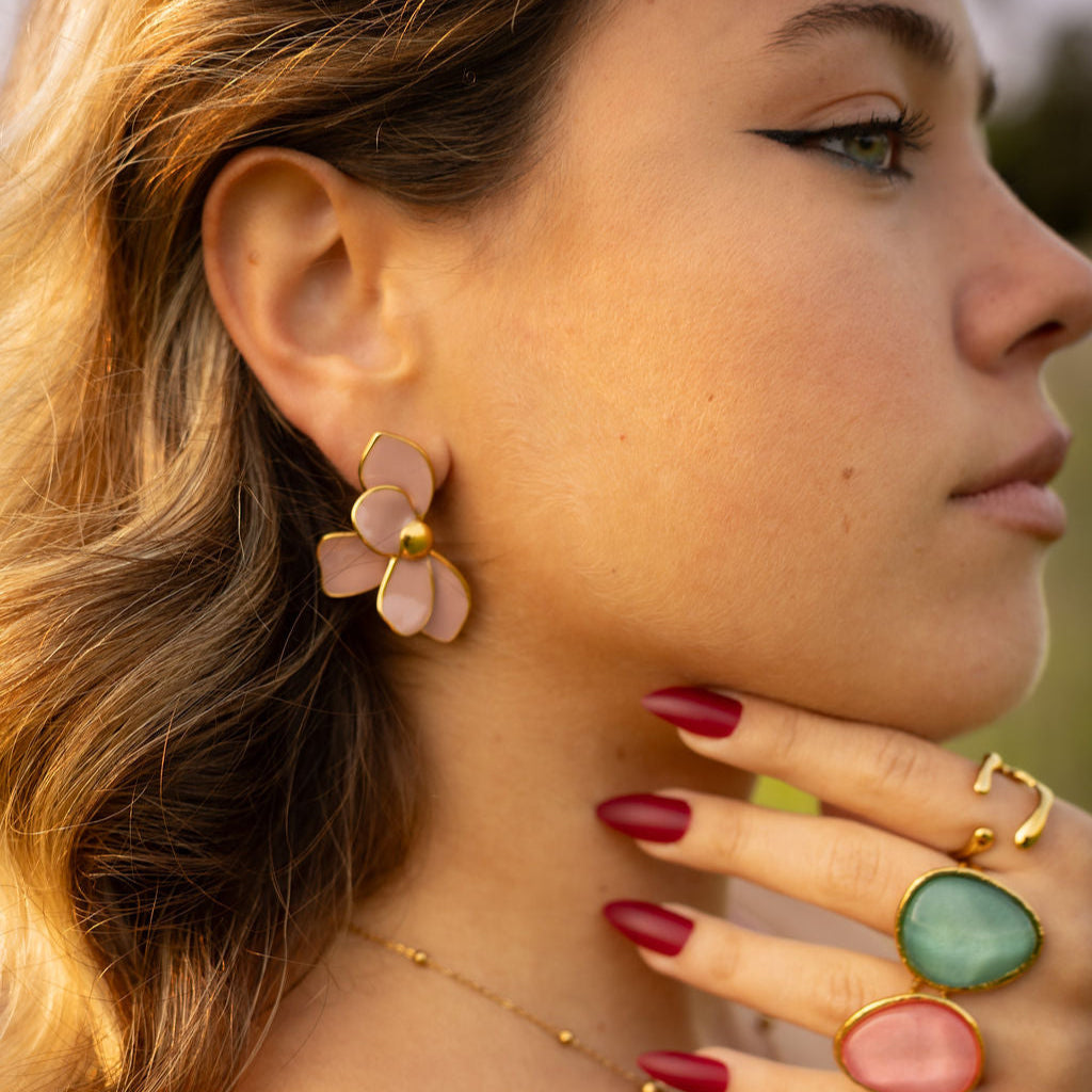 Soft bloom earring