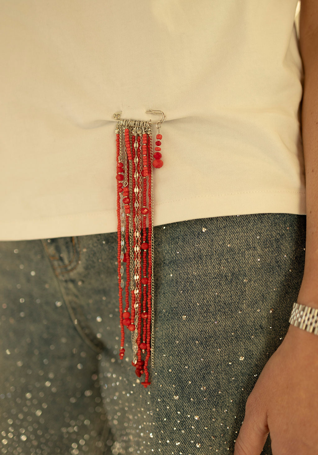 Red chain Pin