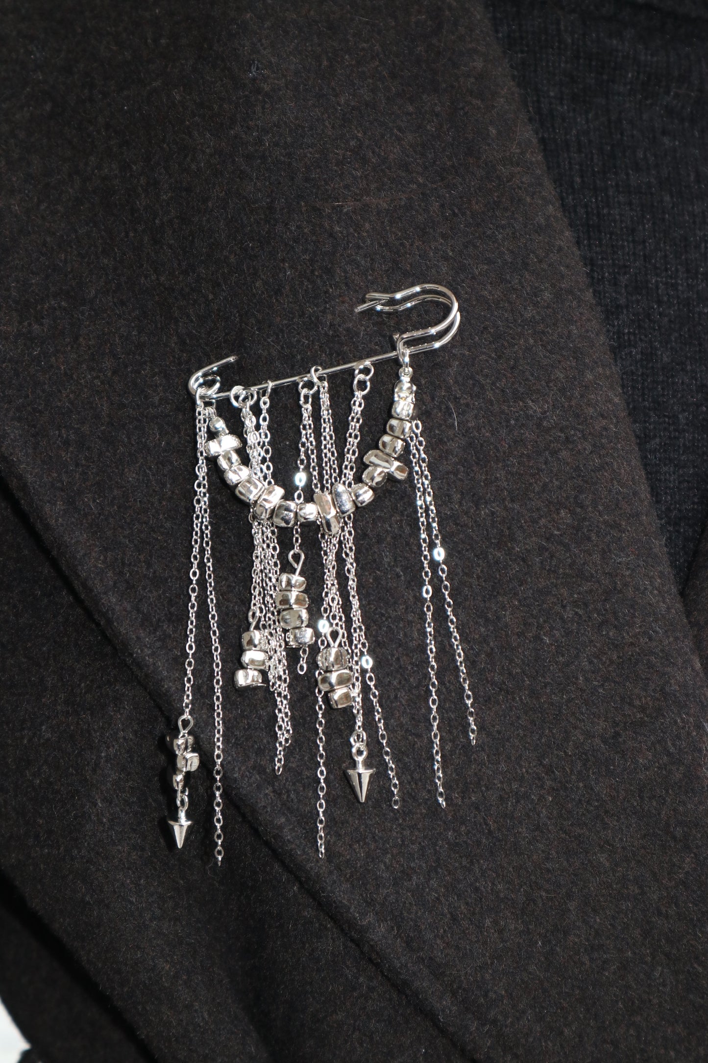 Silver chain Pin