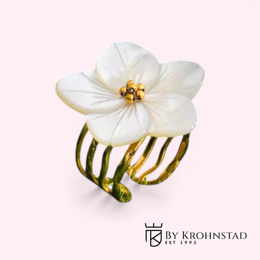 Shell flower ring