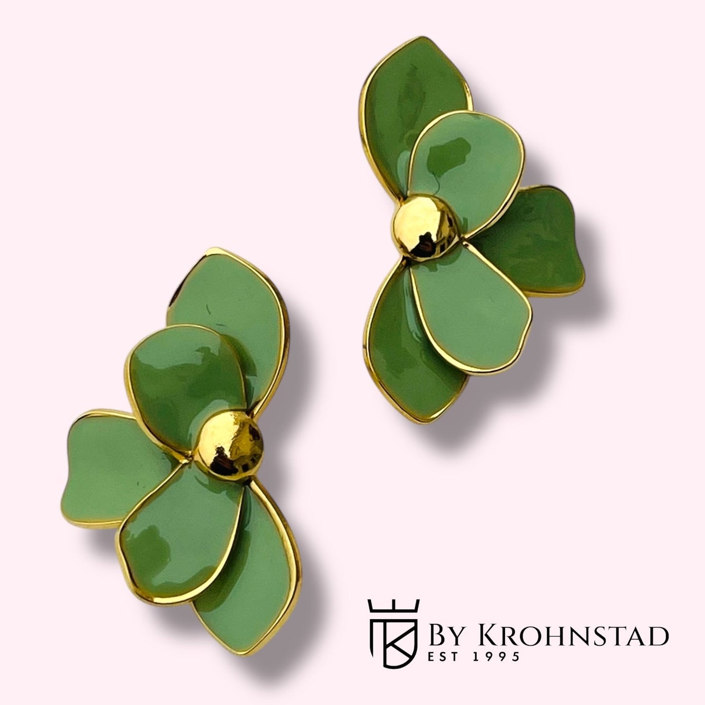 Soft bloom earring green