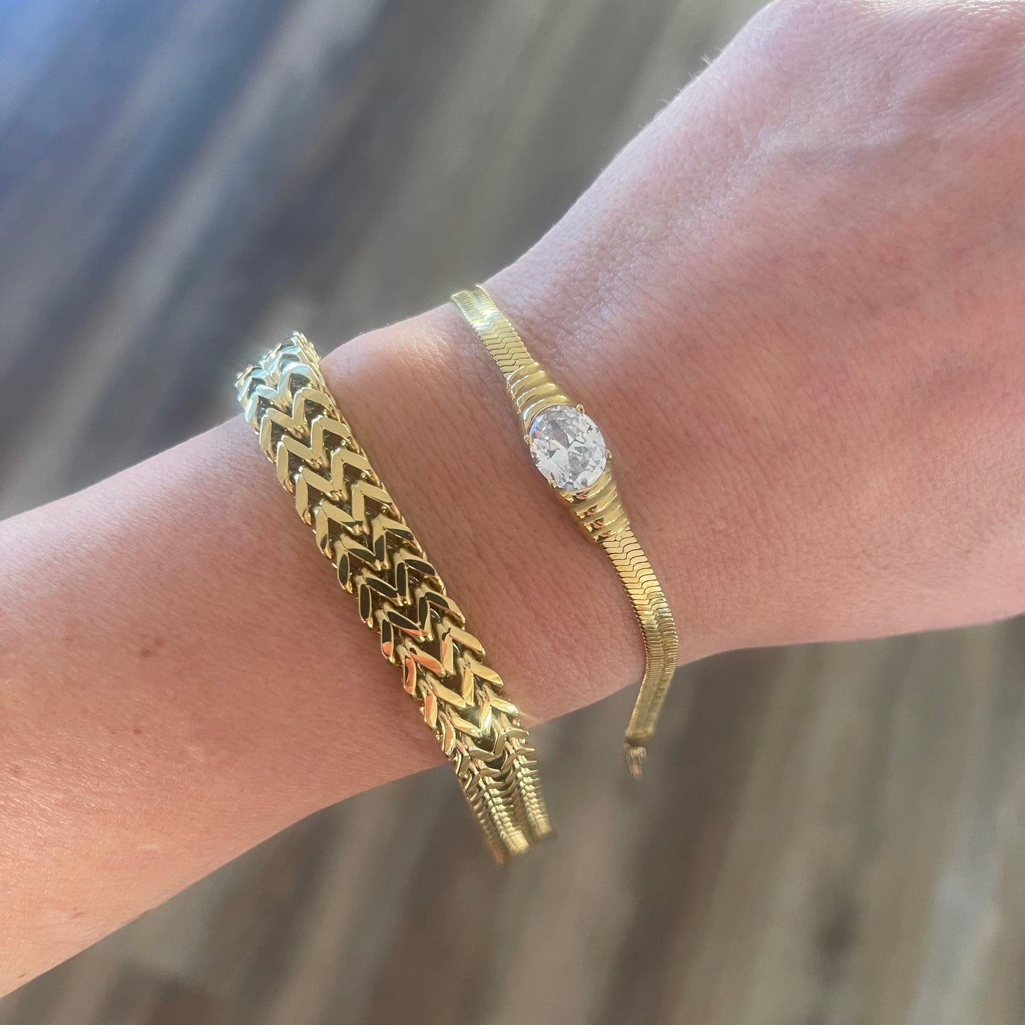 Snake eye gold bracelet