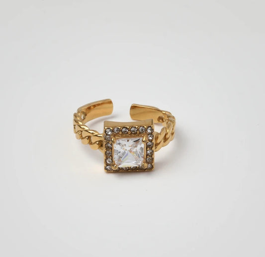 The Wilma ring white