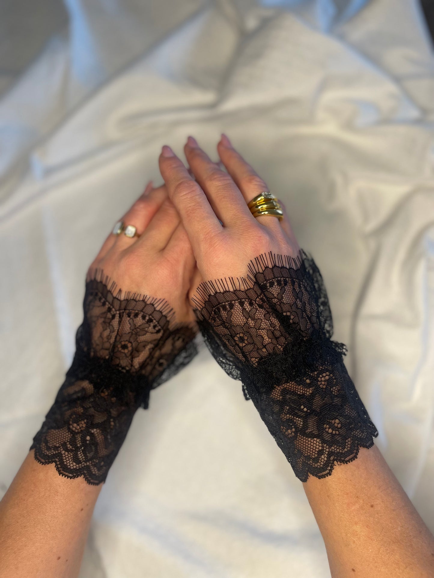 Lace wrist cuff