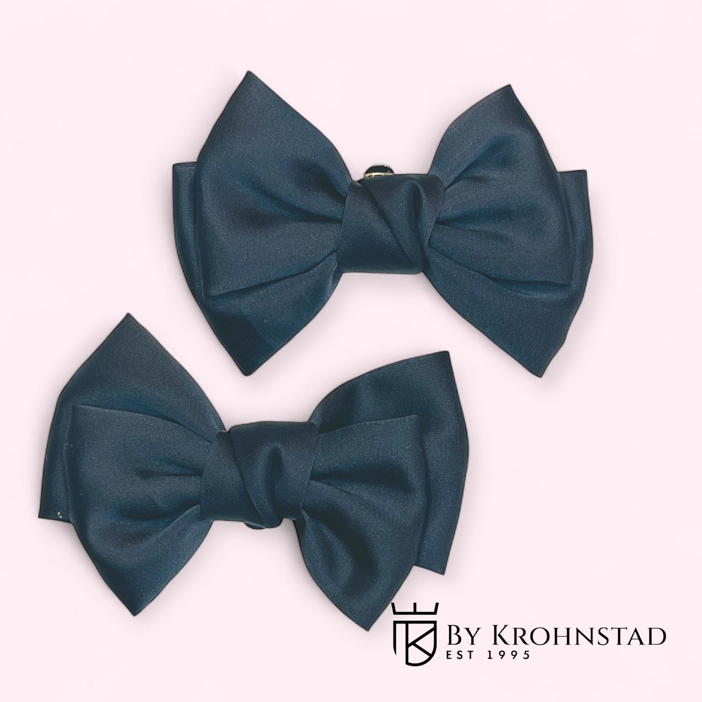 Black bow shoe clip