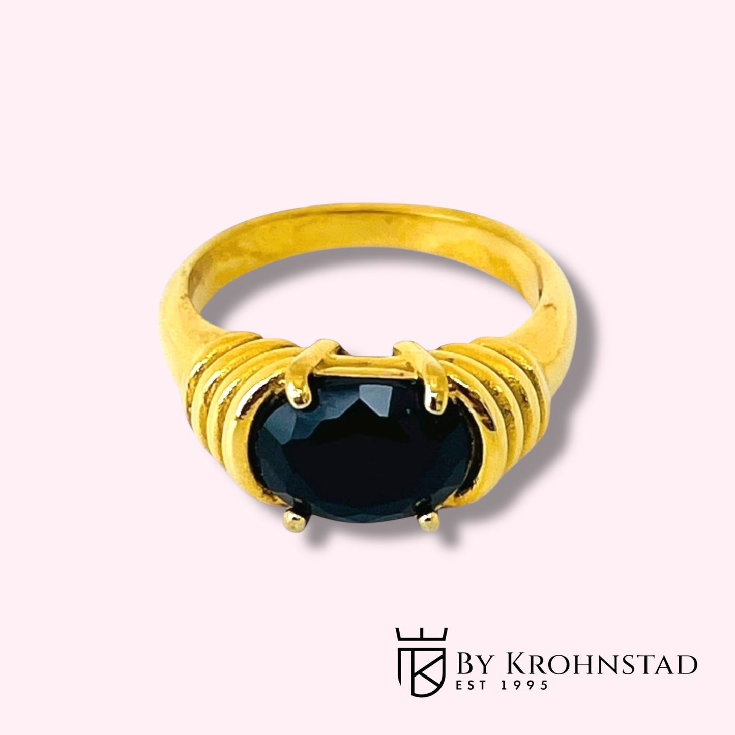 The Lia ring black