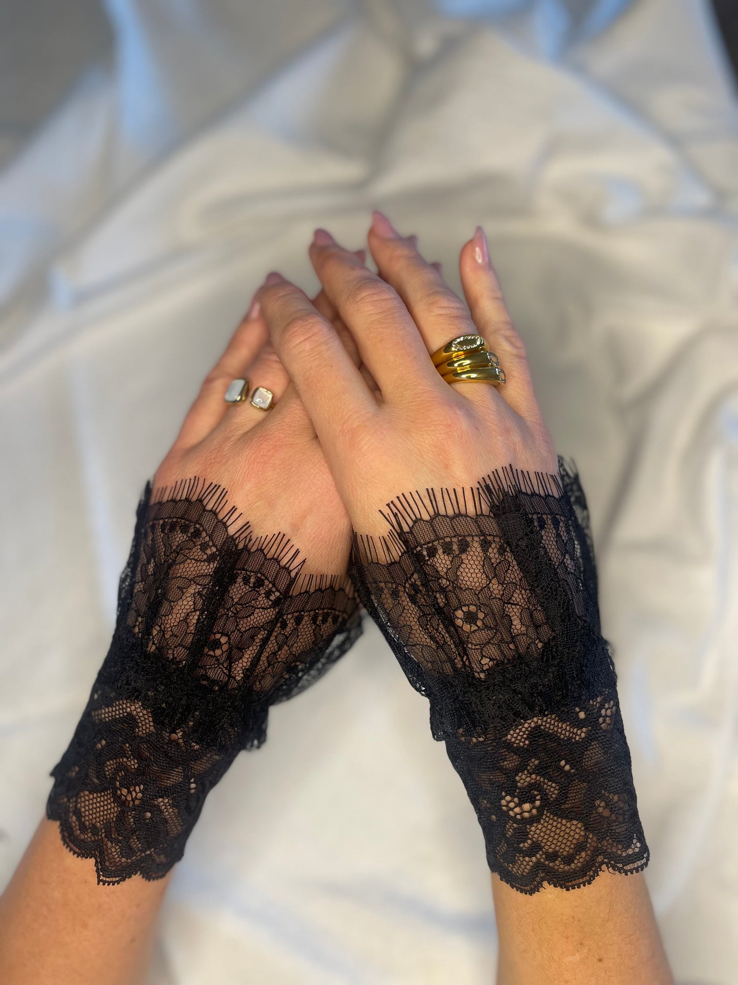 Lace wrist cuff