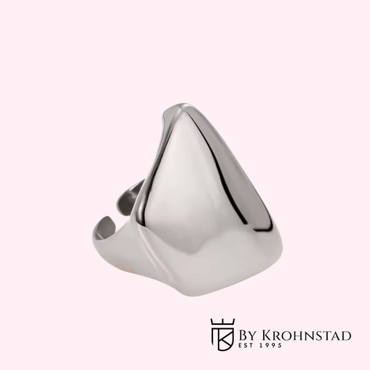 Sleek Square silver Ring