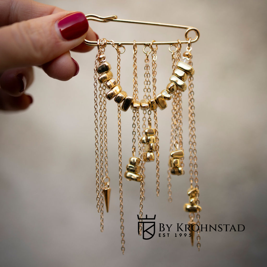 Gold chain Pin